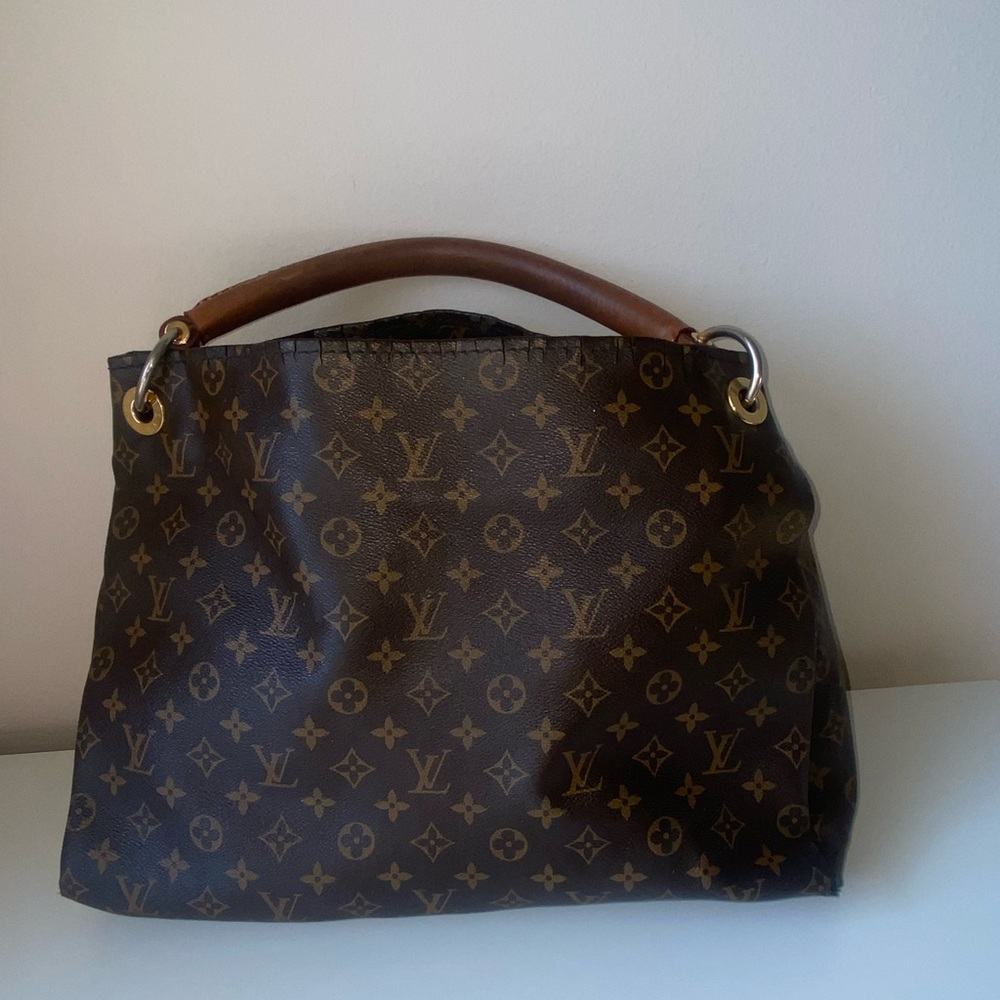 COPY - Authentic Louis Vuitton Artsy Bag